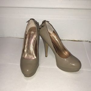 BCBG Nude Pumps